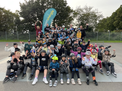 Westenergie sorgt in Uedem bei 40 Kindern und Jugendlichen für Skateboard-Spaß