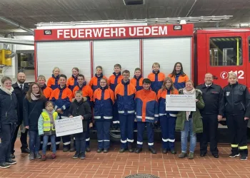 Gruppenbild Spendenübergabe