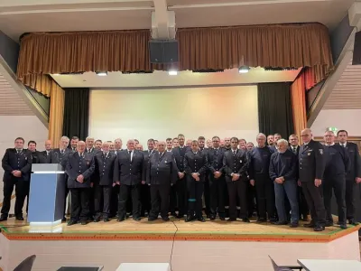 Gruppenfoto Geehrte und Beförderte