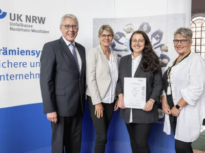 Gruppenfoto Vertreter der Gemeinde Uedem bei der Unfallkasse Gruppenfoto Vertreter der Gemeinde Uedem bei der Unfallkasse